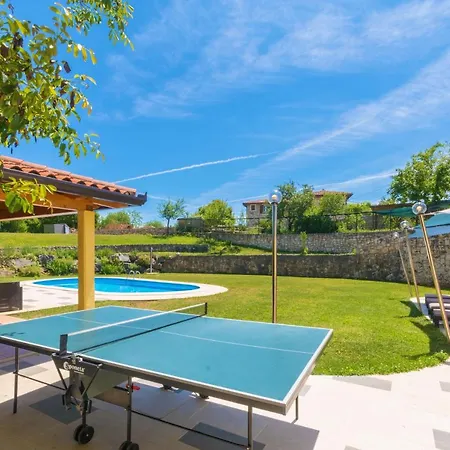 Romantic Sky With Pool And Garden アパート