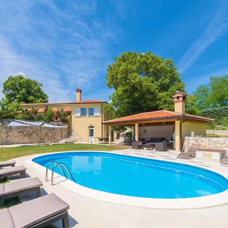 Romantic Sky With Pool And Garden アパート *