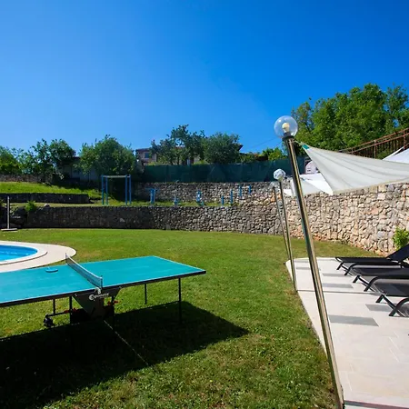Romantic Sky With Pool And Garden * Nedeščina