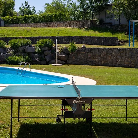 Romantic Sky With Pool And Garden アパート Nedeščina